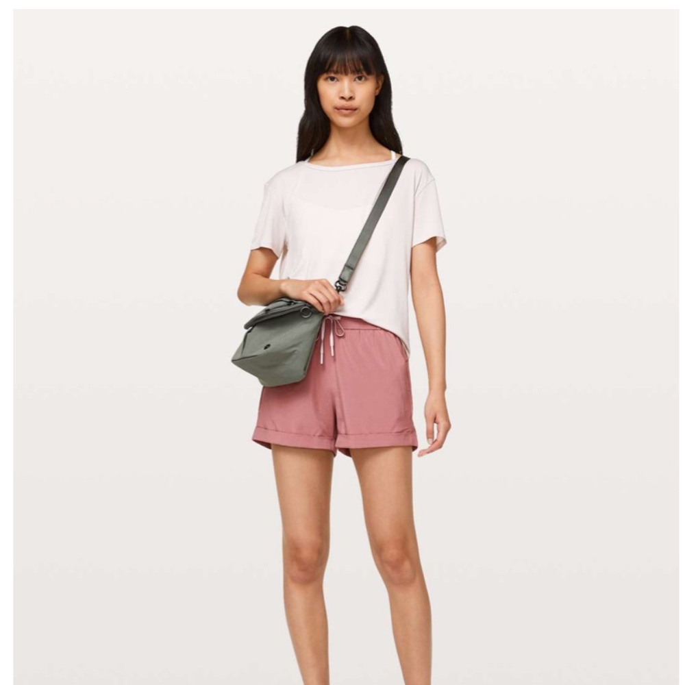 Lululemon Spring Break Away Short II *3" Quicksand